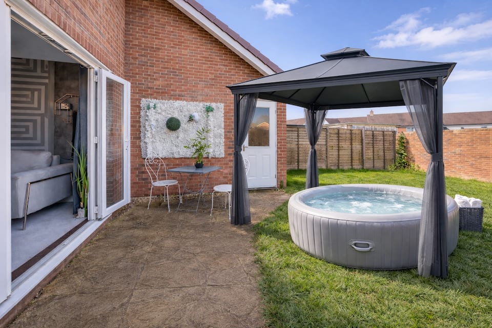 The Maidstone Detached Retreat